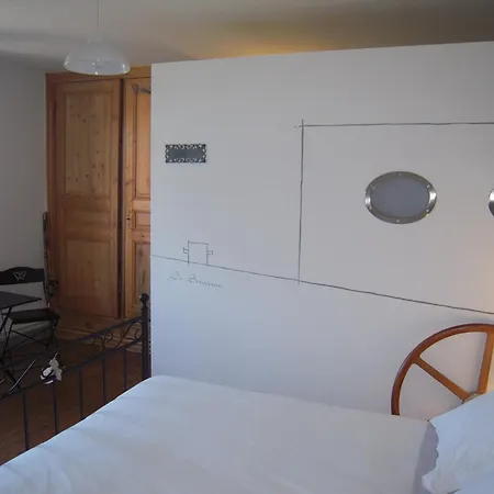 فندق مبيت وإفطار Bed&b La Ferme De L'ostrevent 3*