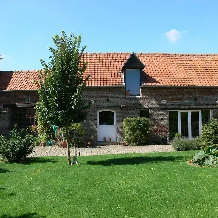 ベッド・アンド・ブレックファスト Bed&b La Ferme De L'ostrevent Estrées