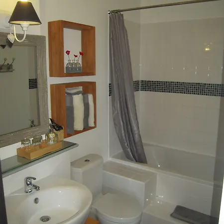 فندق مبيت وإفطار Bed&b La Ferme De L'ostrevent Estrées